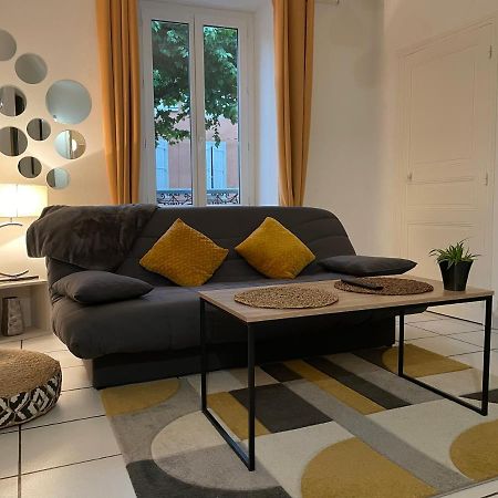 Appartamento T2 Plein Centre Au 1Er Etage Avec Parking Prive Millau Esterno foto
