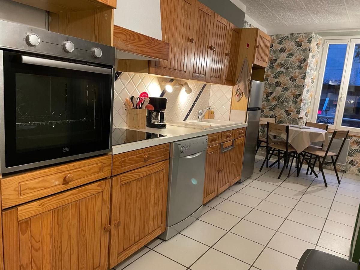 Appartamento T2 Plein Centre Au 1Er Etage Avec Parking Prive Millau Esterno foto