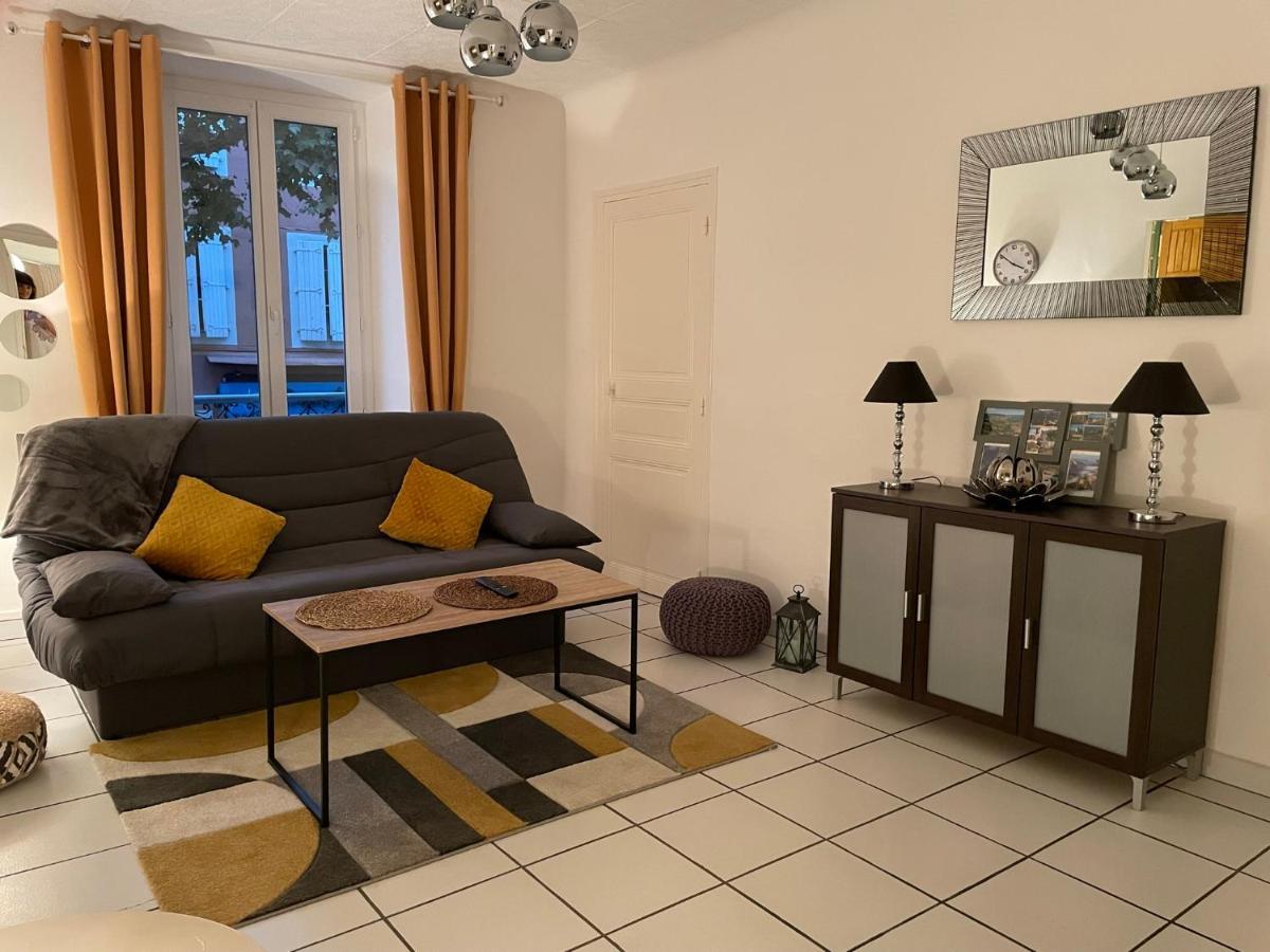 Appartamento T2 Plein Centre Au 1Er Etage Avec Parking Prive Millau Esterno foto