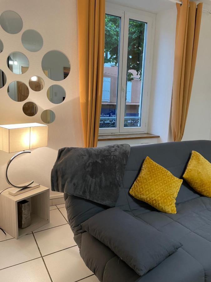 Appartamento T2 Plein Centre Au 1Er Etage Avec Parking Prive Millau Esterno foto