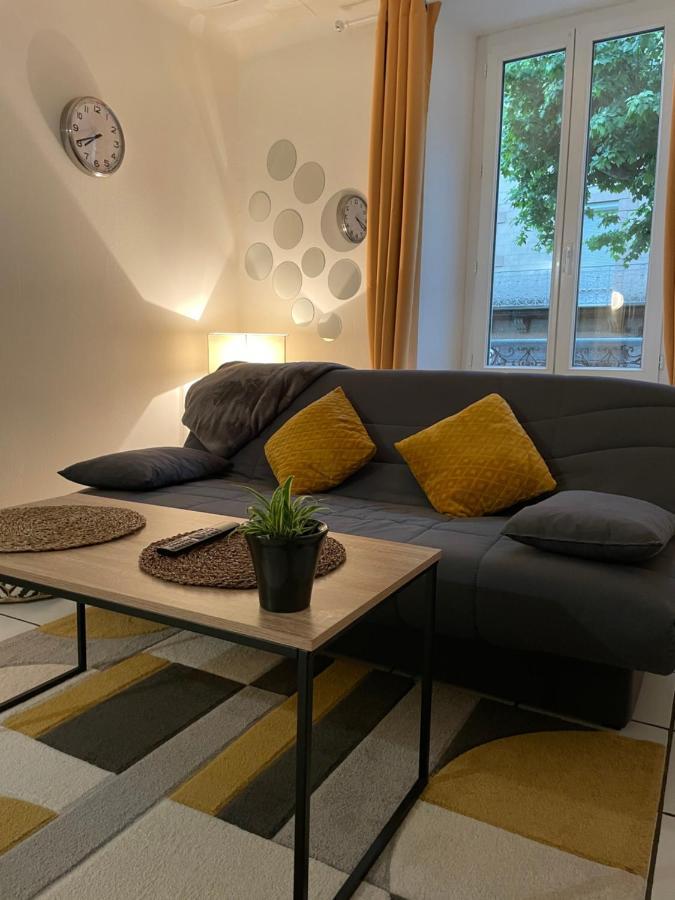 Appartamento T2 Plein Centre Au 1Er Etage Avec Parking Prive Millau Esterno foto