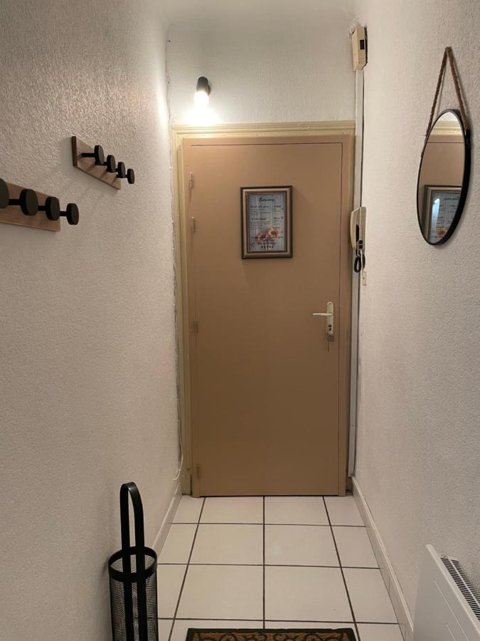 Appartamento T2 Plein Centre Au 1Er Etage Avec Parking Prive Millau Esterno foto